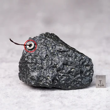 1Pcs Meteorit Surový Kameň Padajúci Kameň Aerolite Prírodné 100% Pravda Meteorit Magnetické Kameň Zbierky Ornament Domáce Dekorácie